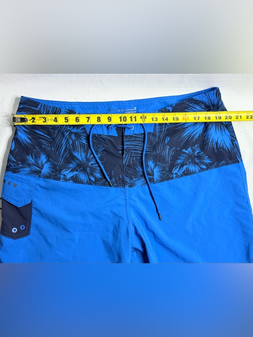 Oakley Board Shorts Mens 38 Blue Floral Swim Trunks Cargo Style Pocket - Picture 7 of 10